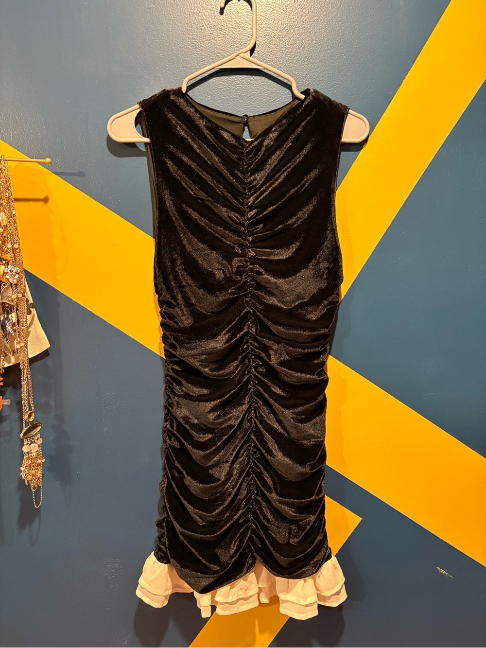 Hansen & Gretel Black Bruni Velvet Mini Dress EUC